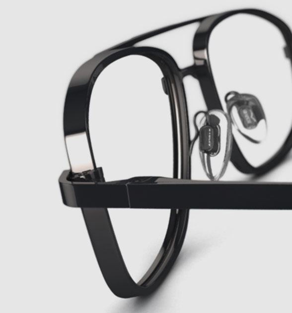 Bågar för extra tjocka glas hittar du hos Specsavers - vi har lämpliga bågar för både dam och herr.