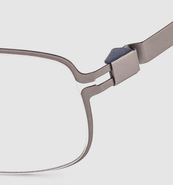 Vill du ha ett par bågar som knappt känns? Då ska du titta på våra Fineform-bågar på Specsavers.se, och på våra andra lättviktsbågar.
